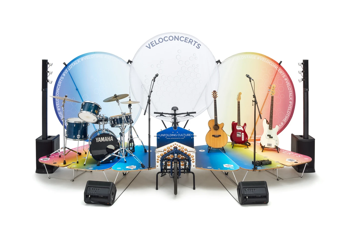 VeloStage desplegado con instrumentos, altavoces e iluminación